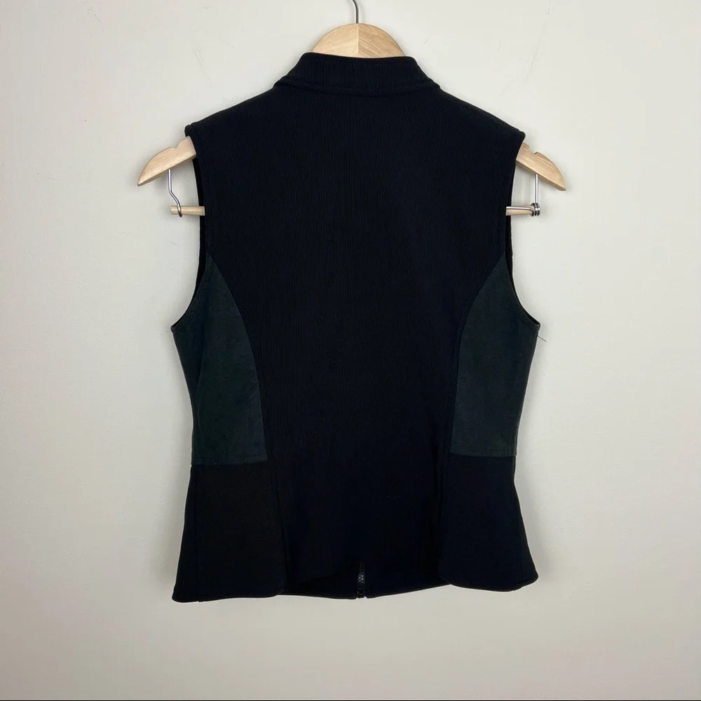 Equestrían Black Vest‎